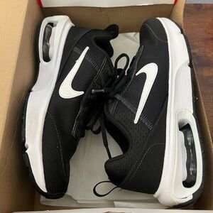 Nike Air Max Youth 4.5 shoes like new